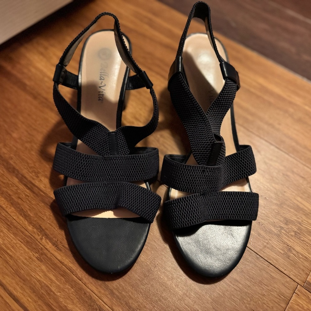 Bella Vita Navy Heels (Navy)